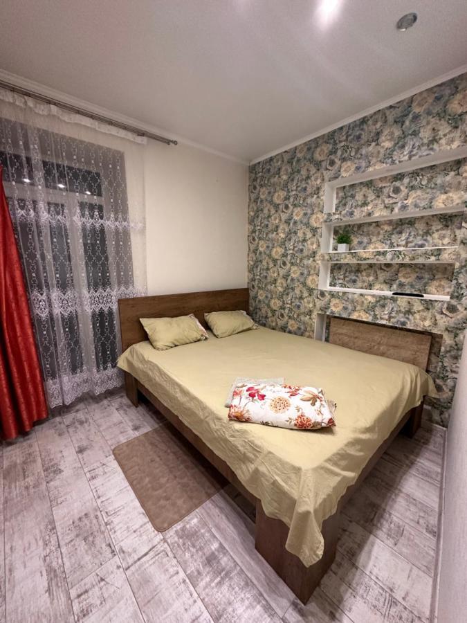 New Central 2Room Apartment Lviv Bagian luar foto