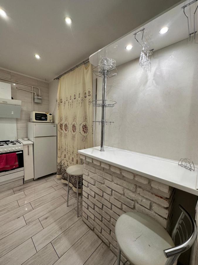 New Central 2Room Apartment Lviv Bagian luar foto
